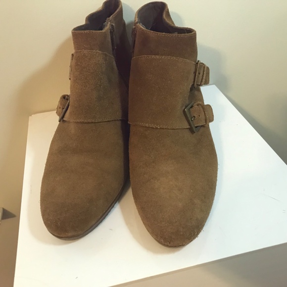 Munro ‘Drew’ water resistant  suede wedge booties - Picture 2 of 16